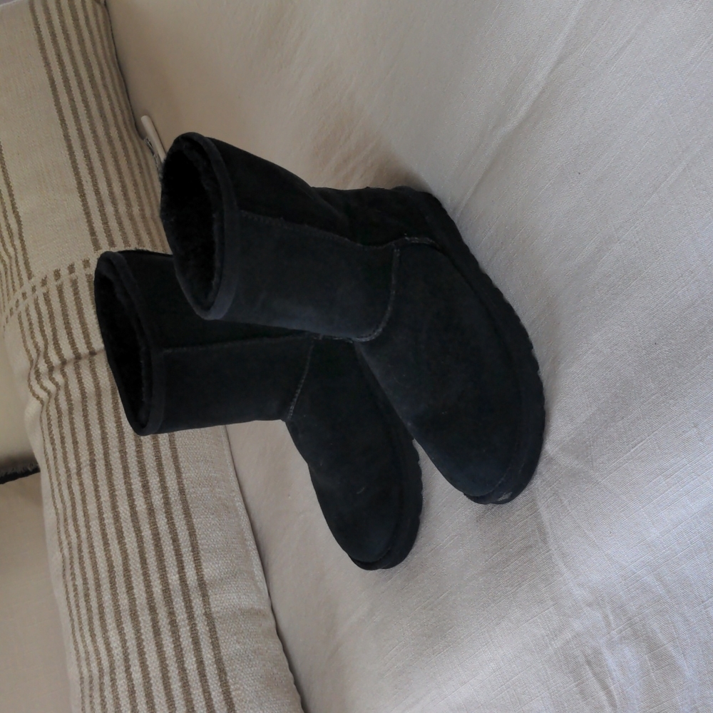 Ugh boots black size 7